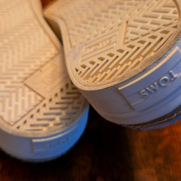 TOMS Sunrise Blush Suede Tassel Slip On Mule Sneakers (7) - Picture 3 of 16